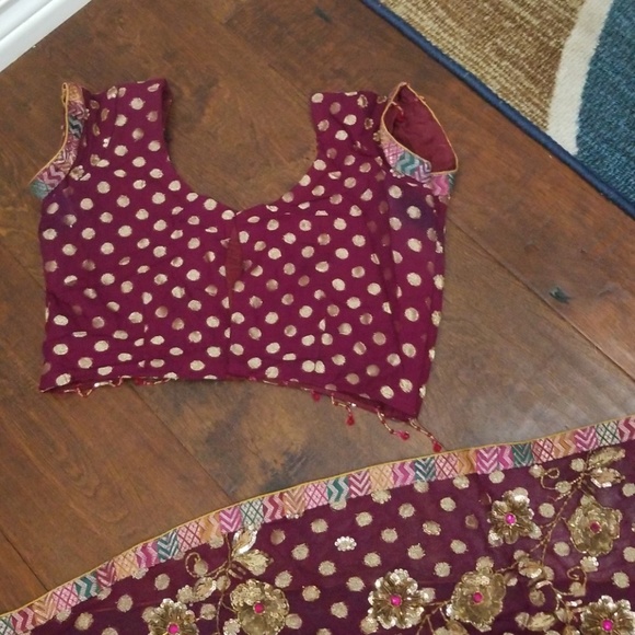 Saree with blouse!! - Picture 3 of 8